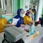 Vaksinasi Covid-19 dalam Rangka Hari Bhayangkara Bersama Bapak Camat Randudongkal, Bapak Kapus Kalimas, dan TNI-Polri  di Puskesmas Kalimas