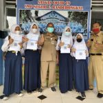 VAKSINASI COVID -19 SMPN 02 RANDUDONGKAL (KALIMAS)